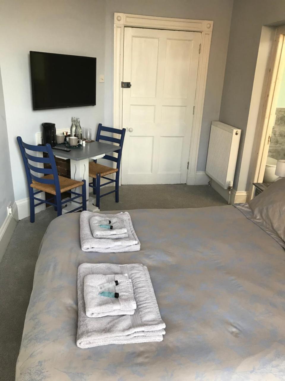 Regency Rooms Guesthouse 切尔滕纳姆 外观 照片