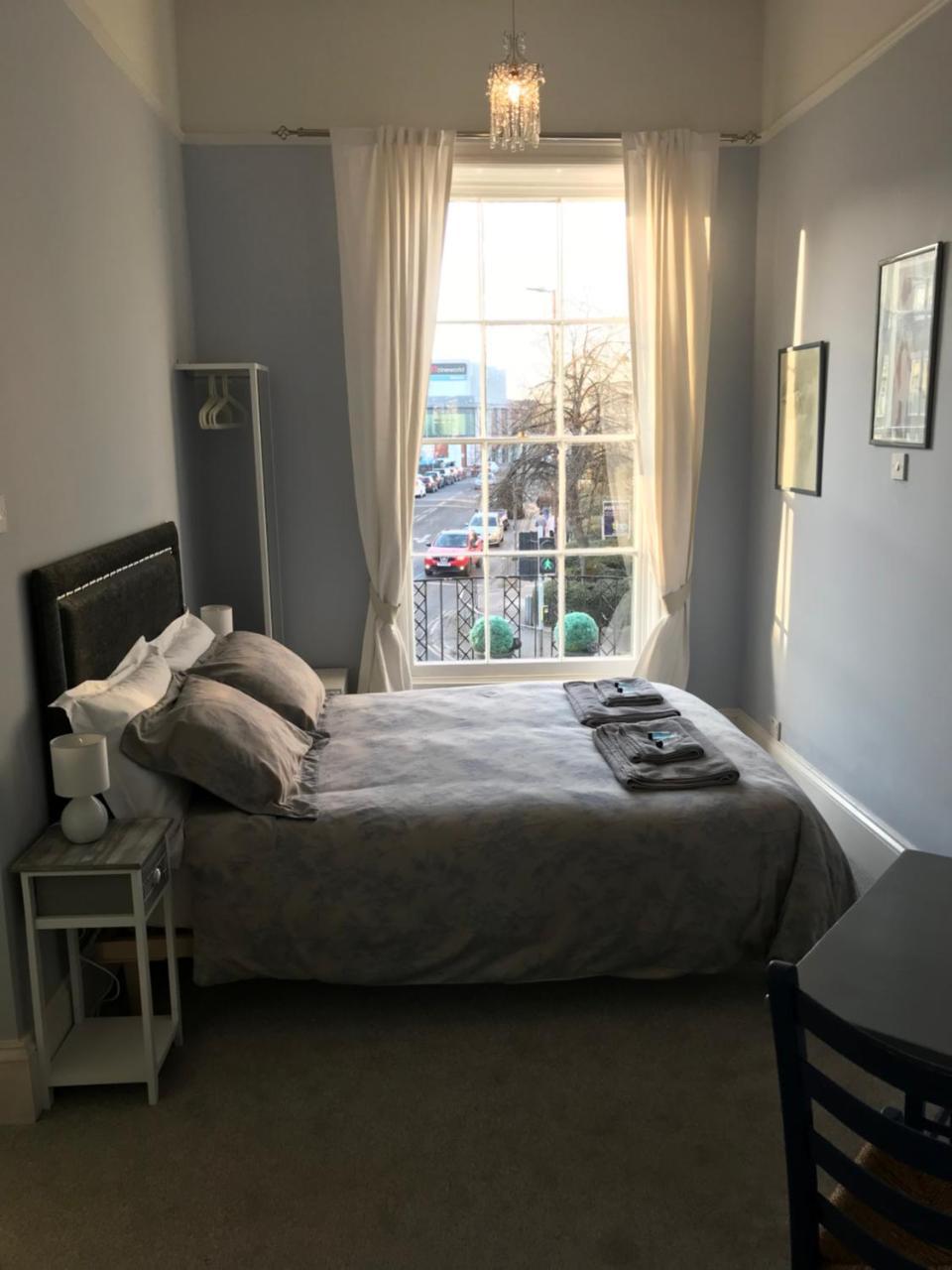 Regency Rooms Guesthouse 切尔滕纳姆 外观 照片