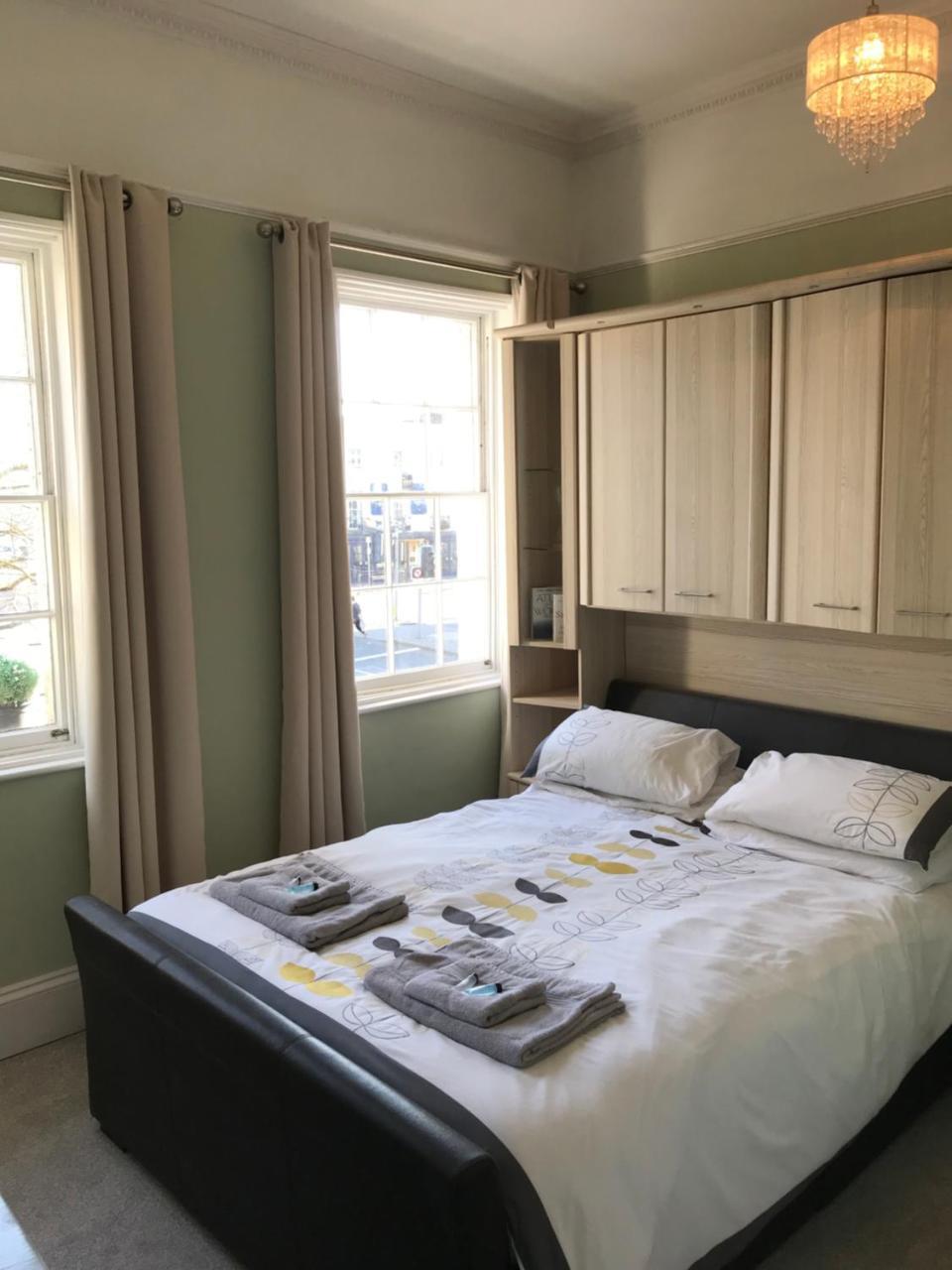 Regency Rooms Guesthouse 切尔滕纳姆 外观 照片